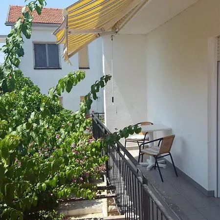 Apartman With A Parking Space - 7184 Medulin