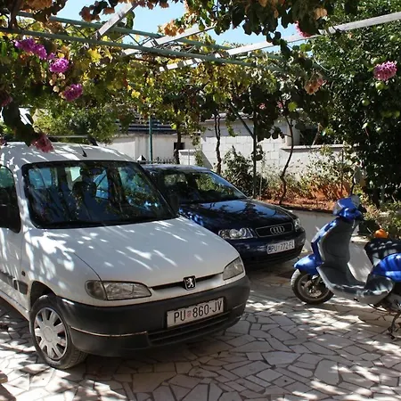 With A Parking Space - 7184 * ميدولين